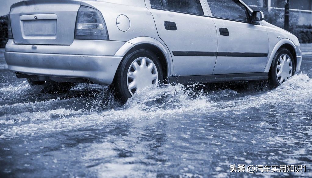 汽车泡水后会有哪些危害？原因竟然比你想得还严重……