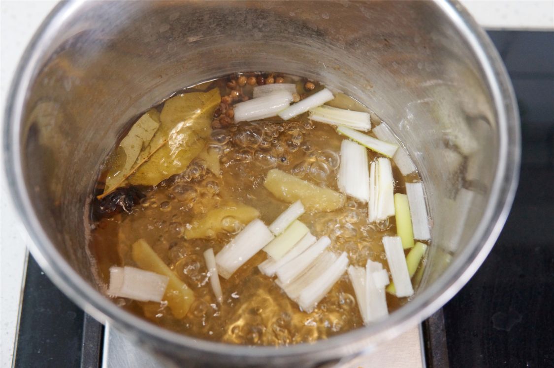 牛肉馅饺子怎么调馅？忌放1样调料，多加1样料水，不腻不膻，贼香