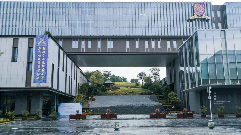 广州出现“天价学费”一学年花费近10W+，学生分高不够，还得有钱