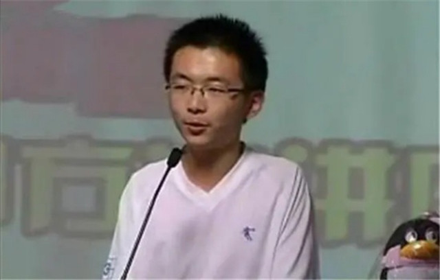 他是江苏高考状元，名字听起来就是学霸，老师夸他