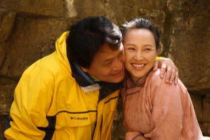 岳丽娜孩子图片(她在19岁与男友私奔) - 赤虎壹号