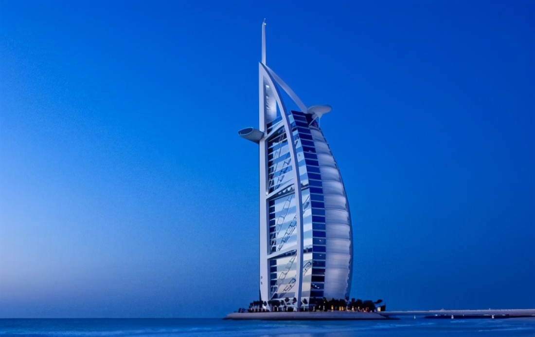 迪拜七星级酒店价格(25万元一晚的七星帆船酒店总统套什么样)