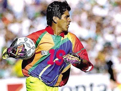 而其中,最夺人眼球的便是墨西哥国门——豪尔赫·坎波斯.