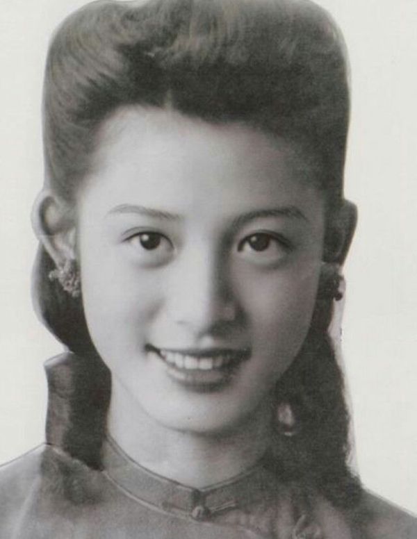 民国十大美女，你知道几位？第一名是金庸爱而不得的白月光