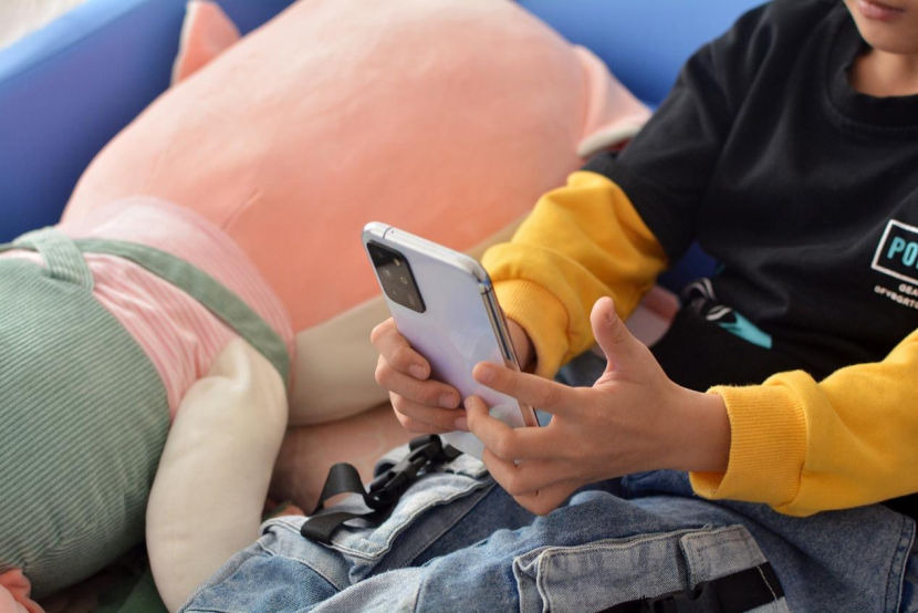 能帮你小孩克服“沉迷”！IPRO学生手机，你会入手吗？