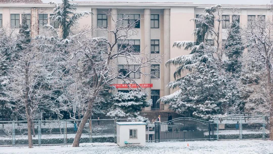 北京“花园式”大学：占地1000亩，3条地铁线直达，宿舍空调、无线网全覆盖！