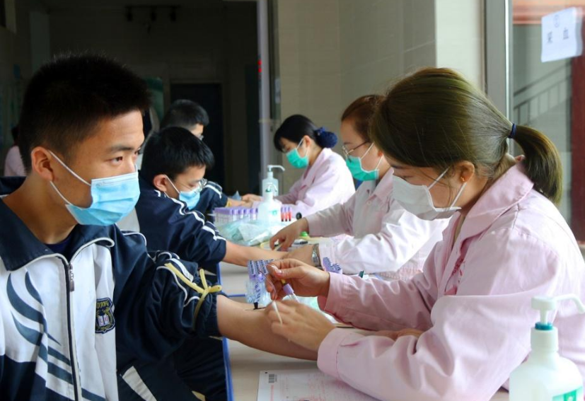 高考生“体检翻车”走红，众多学生吓出表情包，医生：我也不想