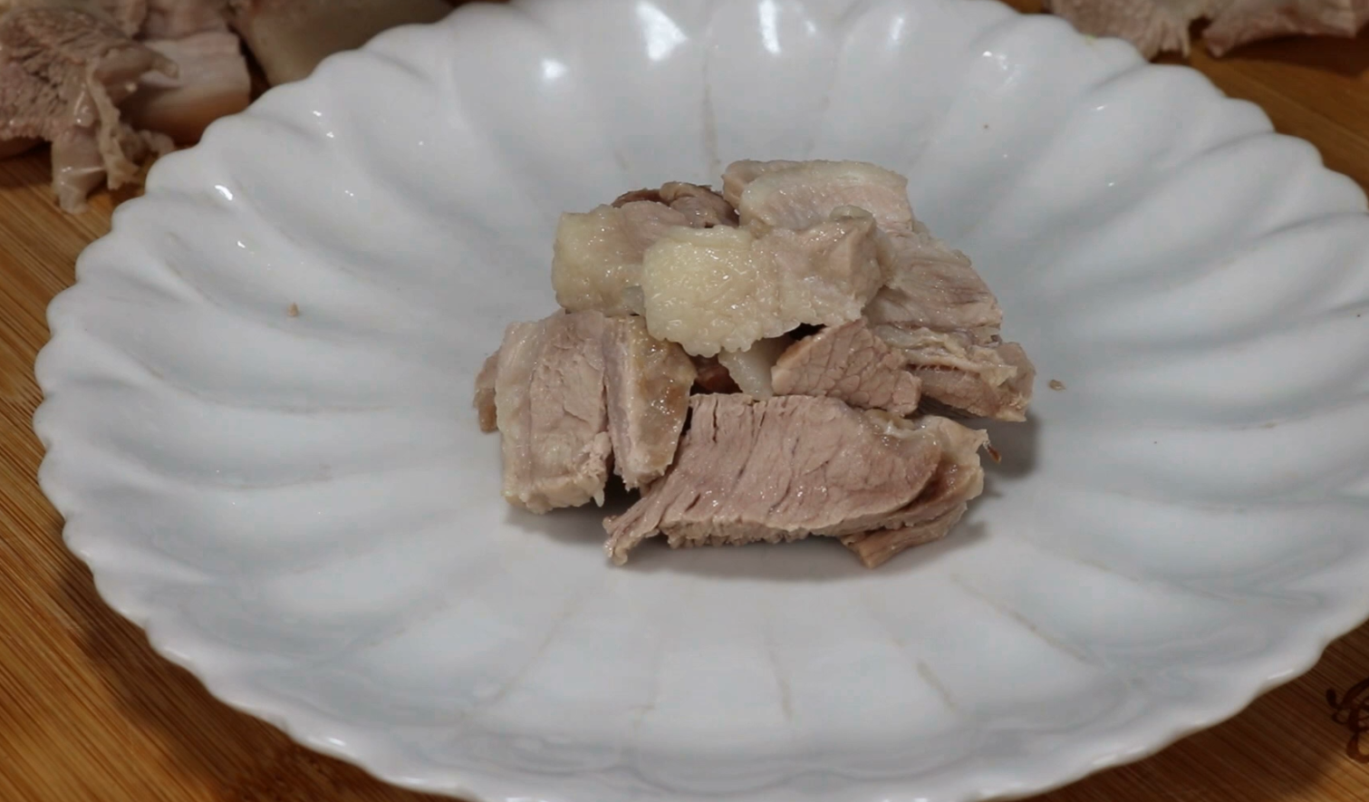 蒜泥白肉的做法,蒜泥白肉的做法最正宗的做法