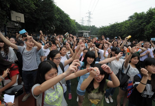 2021高考“一分一档”形式，600分竟排5万名后，学生：我太难了