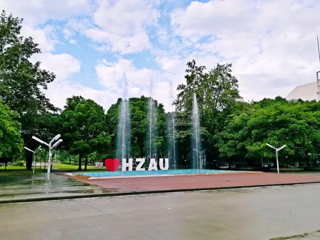 录取成绩分析：2021年艺考生报考华中农业大学需要多少分？