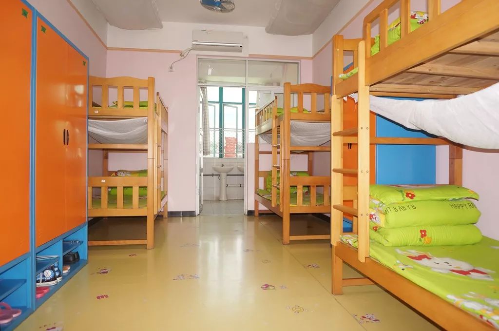 一年级就要住宿？民办小学宿舍大pk，带你深入各小学宿舍现场