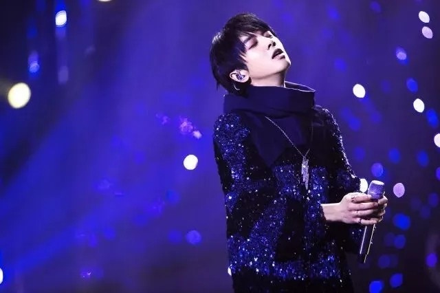 “单纯”人设翻车？华晨宇被曝整容植发，未来口碑又该何去何从？