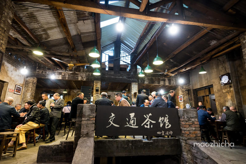 山城重庆，轻轨出行，玩转8D网红城市