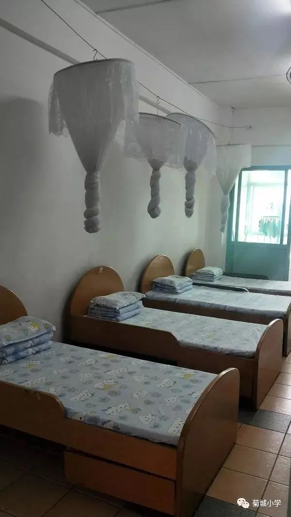 一年级就要住宿？民办小学宿舍大pk，带你深入各小学宿舍现场