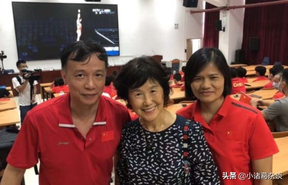 何威仪年轻时照片曝光！全红婵跟对人了，全面教导，2人情同父女
