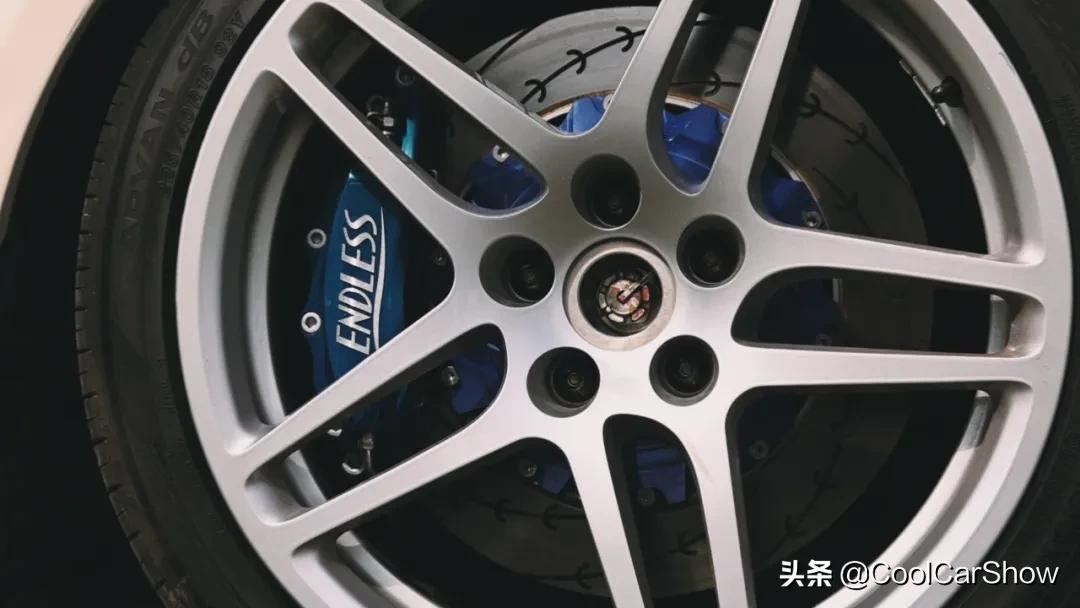 小哥爆改翼神，路人100%向你敬礼