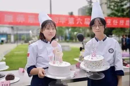 职校宿舍空调、游泳馆一应俱全，去省民政厅直属学校读书免学费