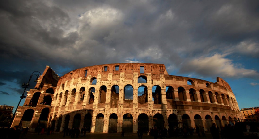 通过对罗马法精神的描写，谈我国法治建设过程与罗马法精神的联系