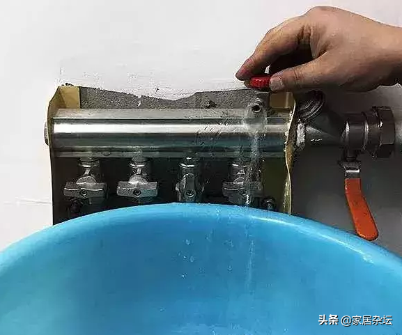 地暖不热，怎么办？排气步骤很重要，7步教你给地暖正确放气