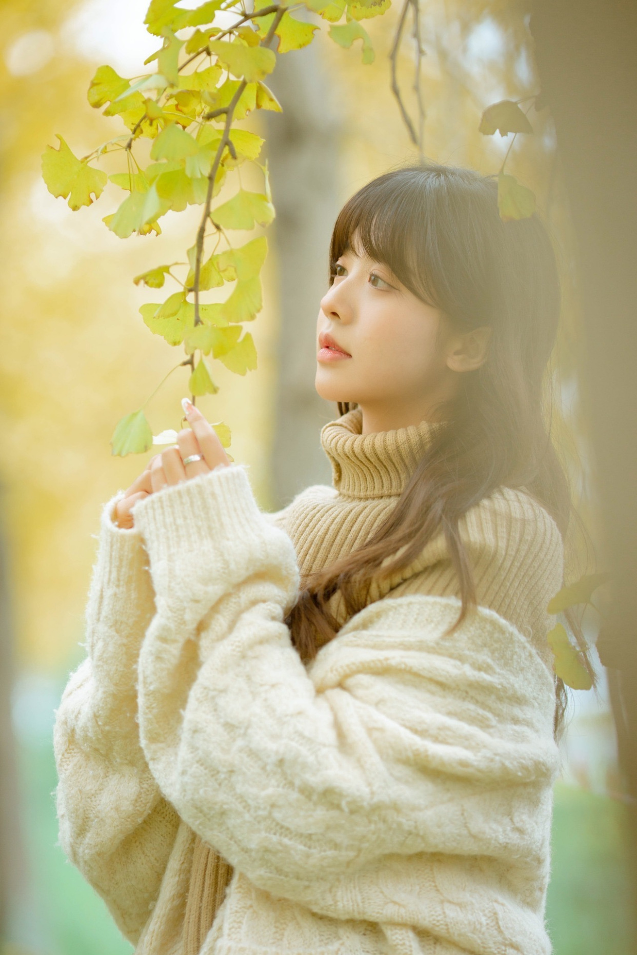 女生如何拍摄唯美好看的侧颜照?把握7个要点,好看又有氛围感