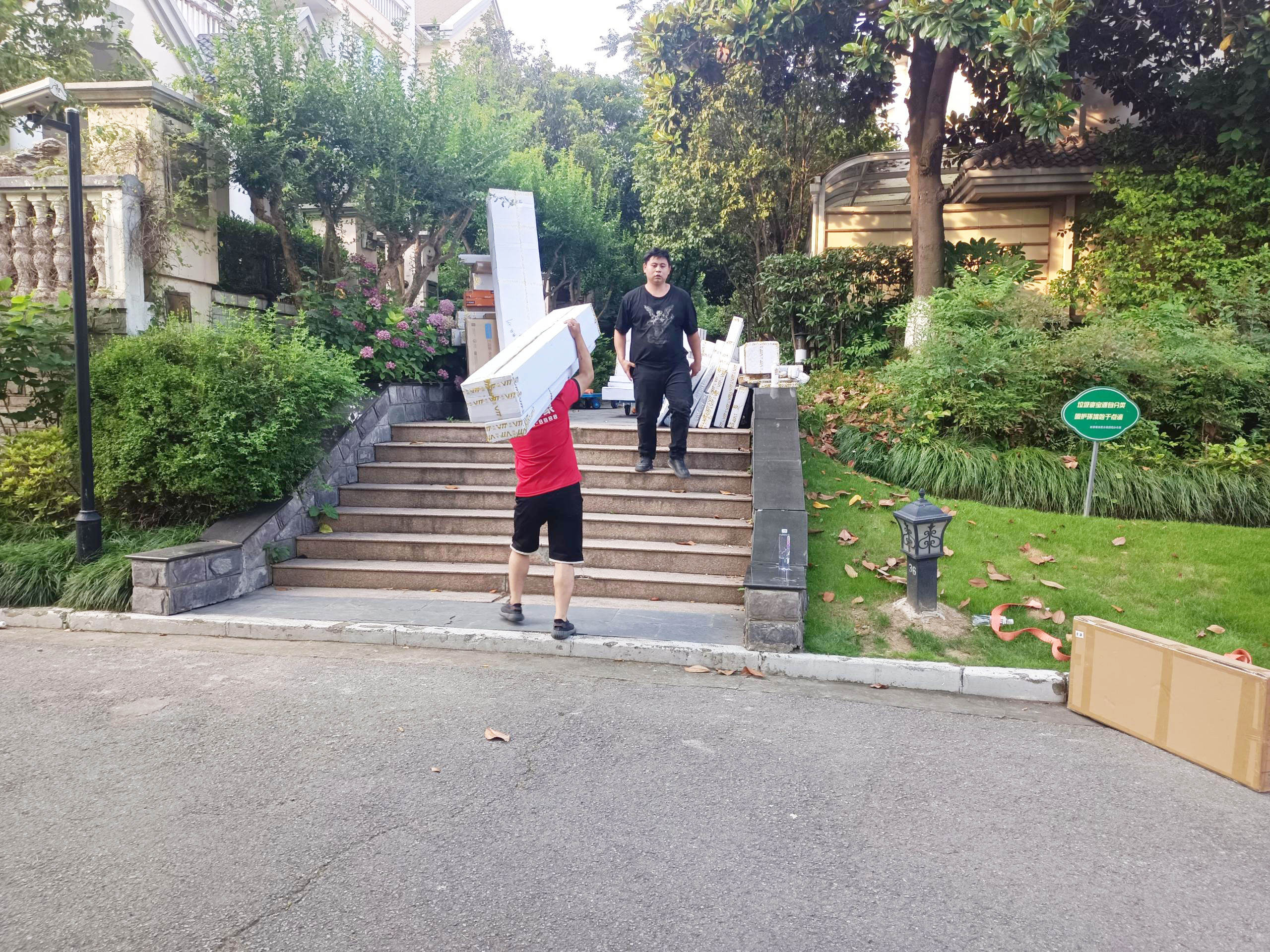 安鹿搬家进阶之路：聚焦服务升级 多平台联动打造高端搬家服务品牌