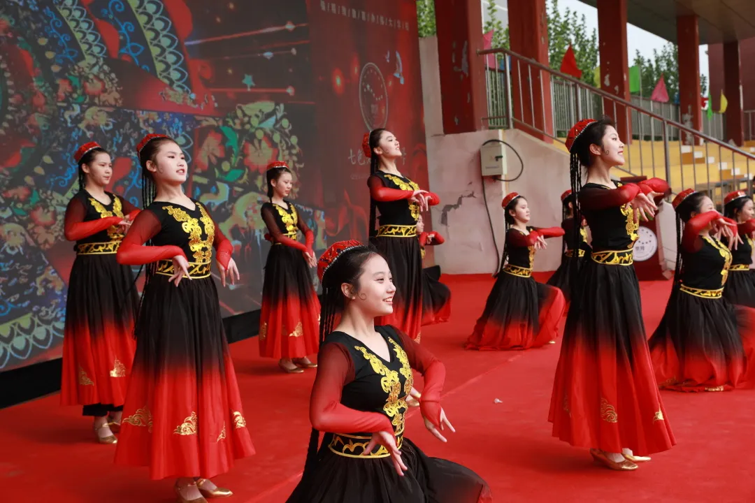 邯郸市开阳中学举办校园开放日，家校共育，感受成长，收获感动