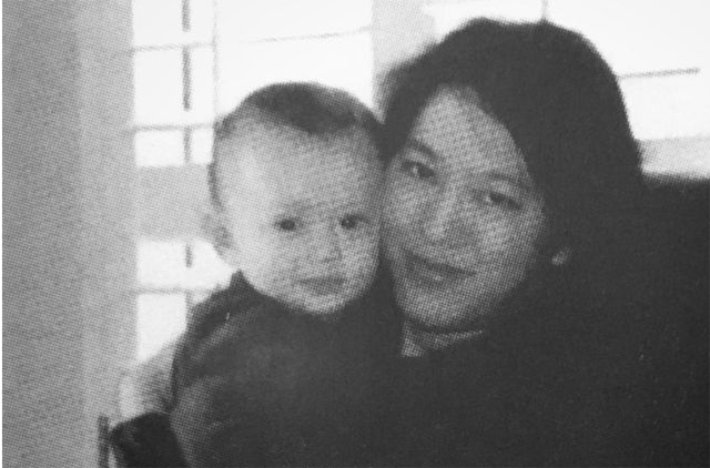美国华裔作家张纯如葬礼：为30万冤案奔命，曾给父母送黑发的人。