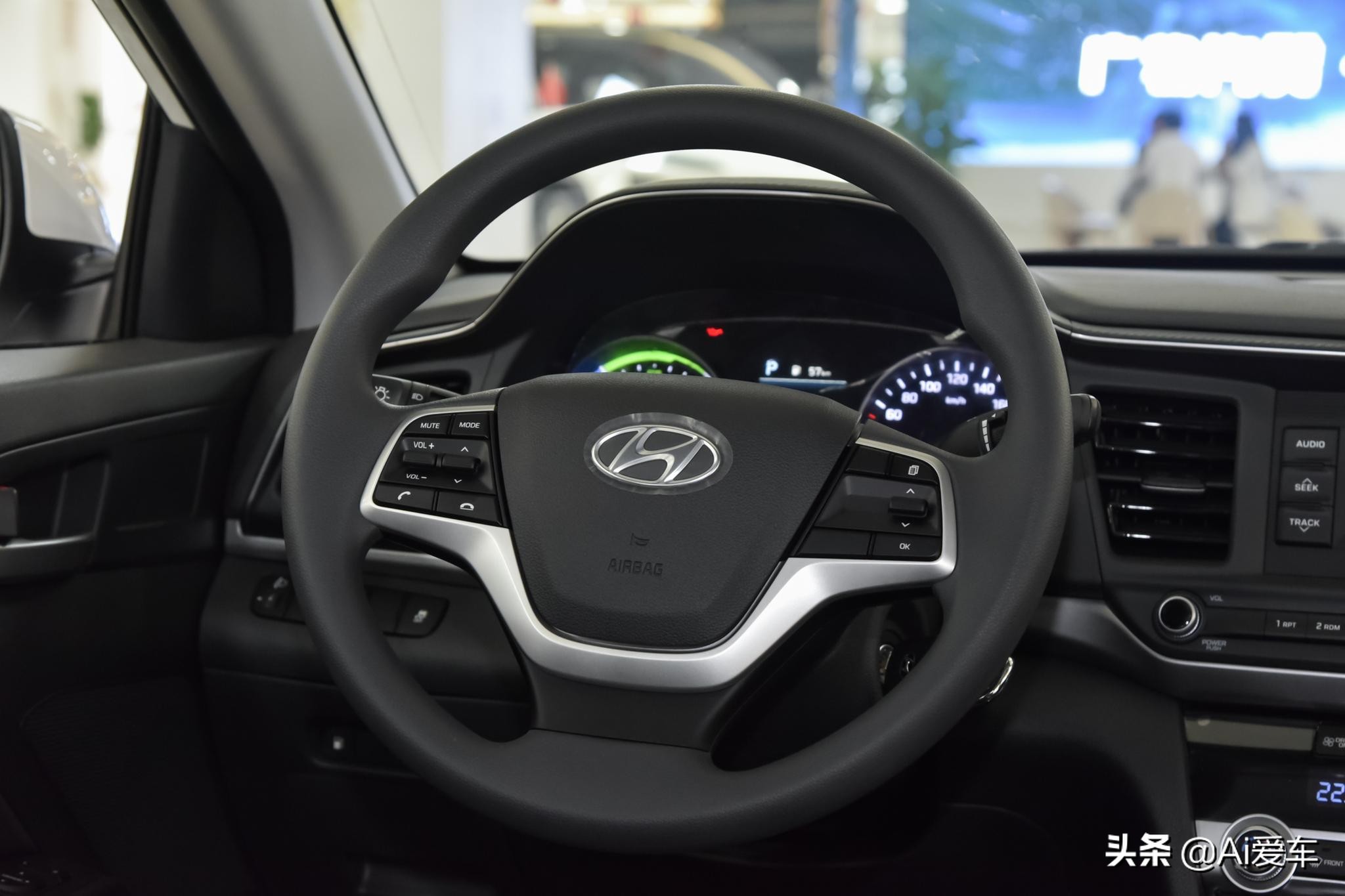 吃92号“粗粮”，1L油耗合资大家轿，便宜都养得起，现代领动PHEV