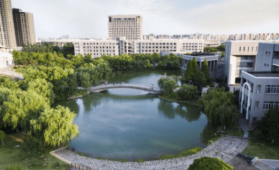 广东两所“假大学”被官媒曝光，毕业证毫无价值，白浪费四年时间