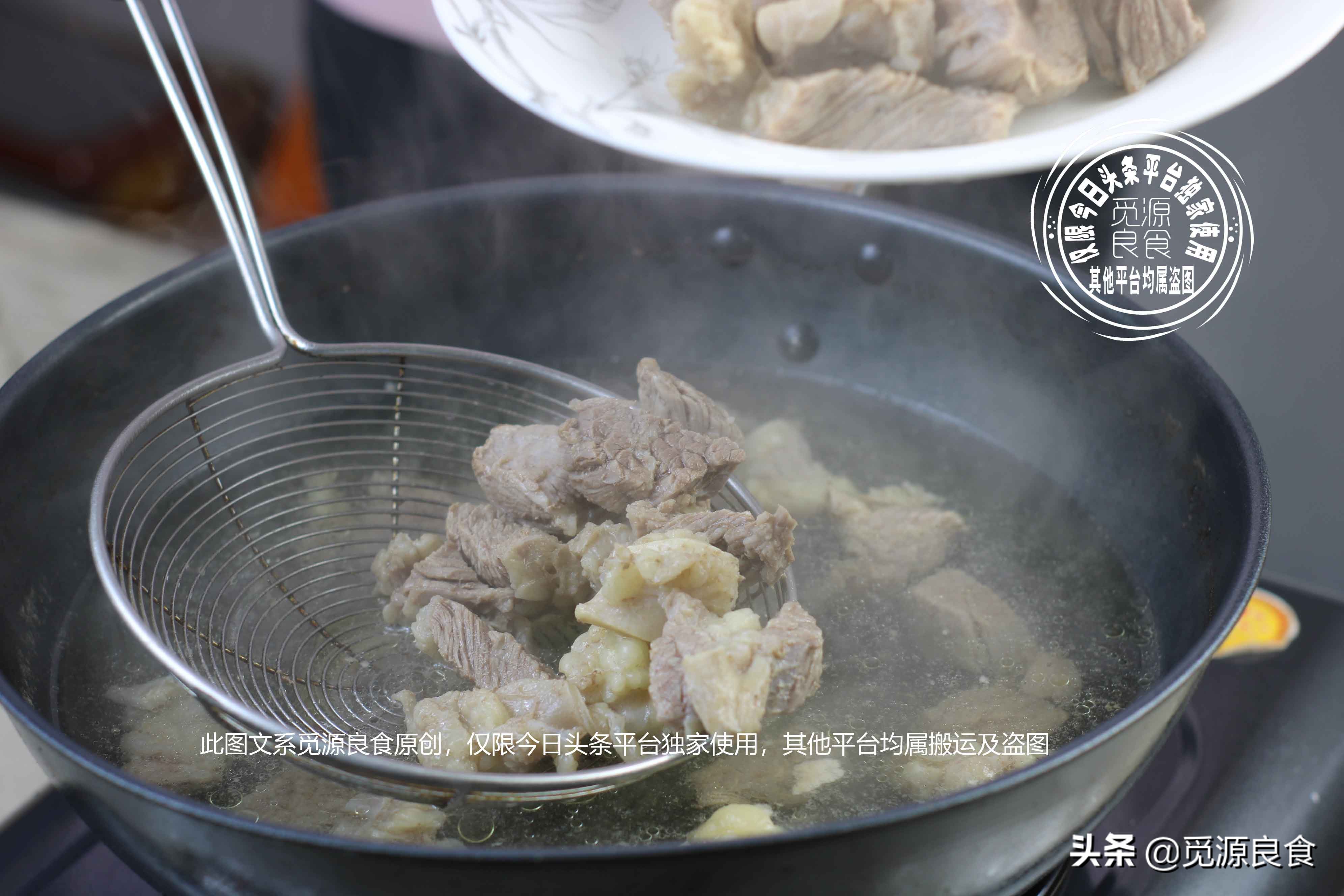 牛腩蘿蔔湯没有饭店做的好吃，可能第一步就错了，这样做吃着才香