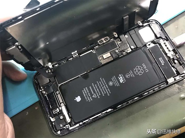 iPhone7显示无SIM卡，手机不能接打电话，更换卡槽后信号瞬间满格