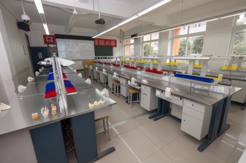 医药类人才的“摇篮”，成都铁路卫生学校的这两个专业有点牛