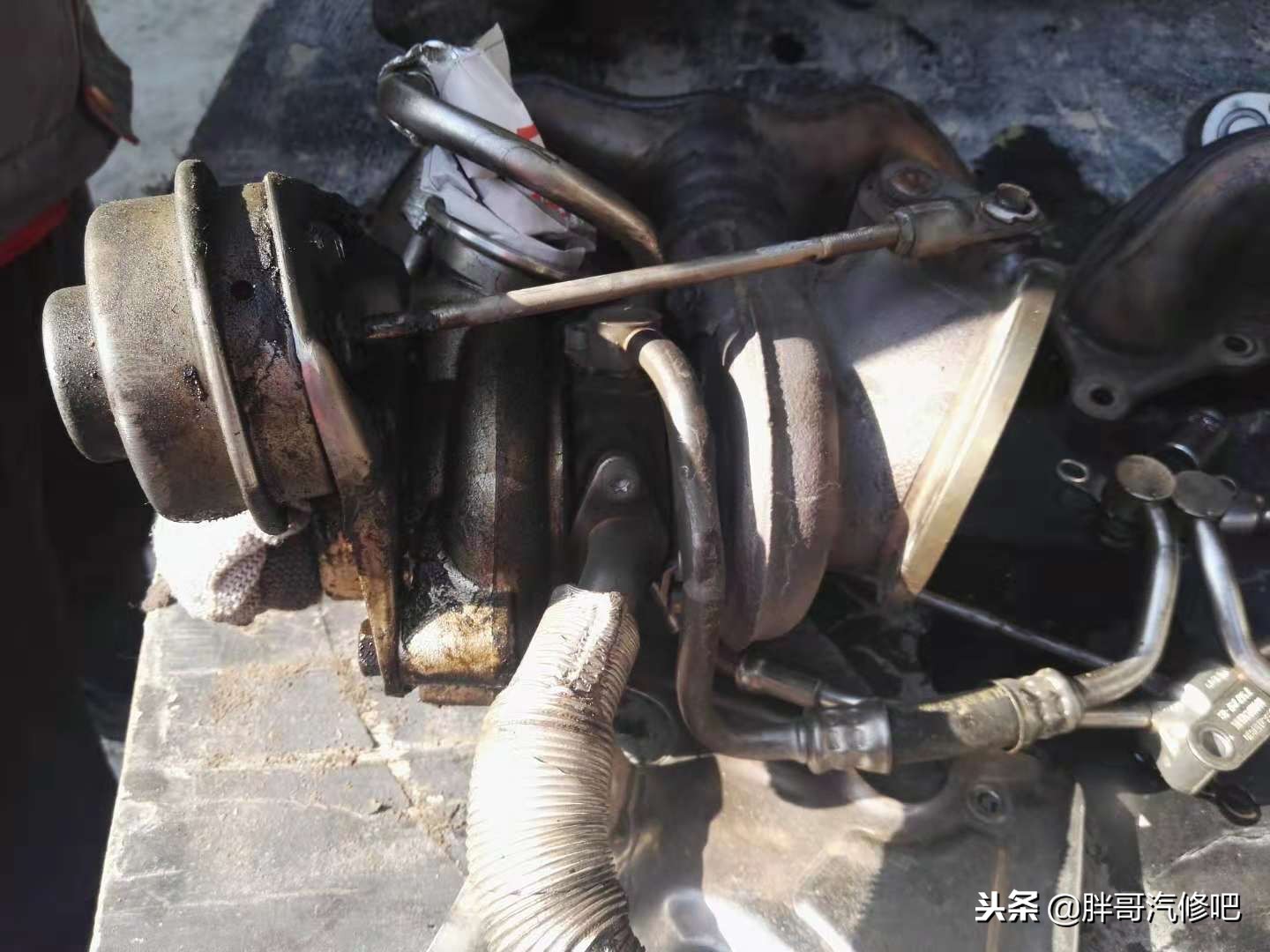 宝马740大修发动机，维修费用惊人，换成油钱胖哥能把车开报废