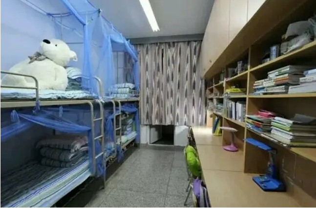 成都大学宿舍（学生）