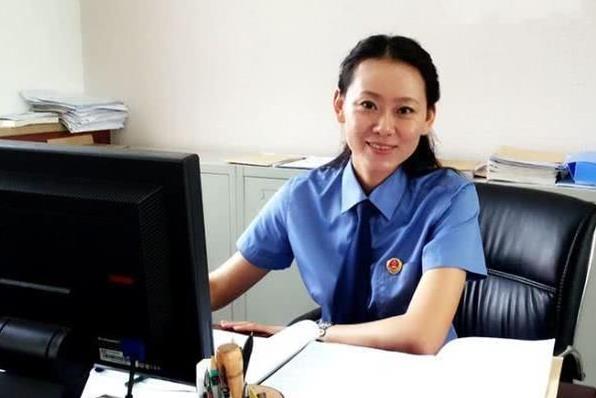 别死盯着公务员了，这些职业比公务员更“吃香”，稳定性高待遇好