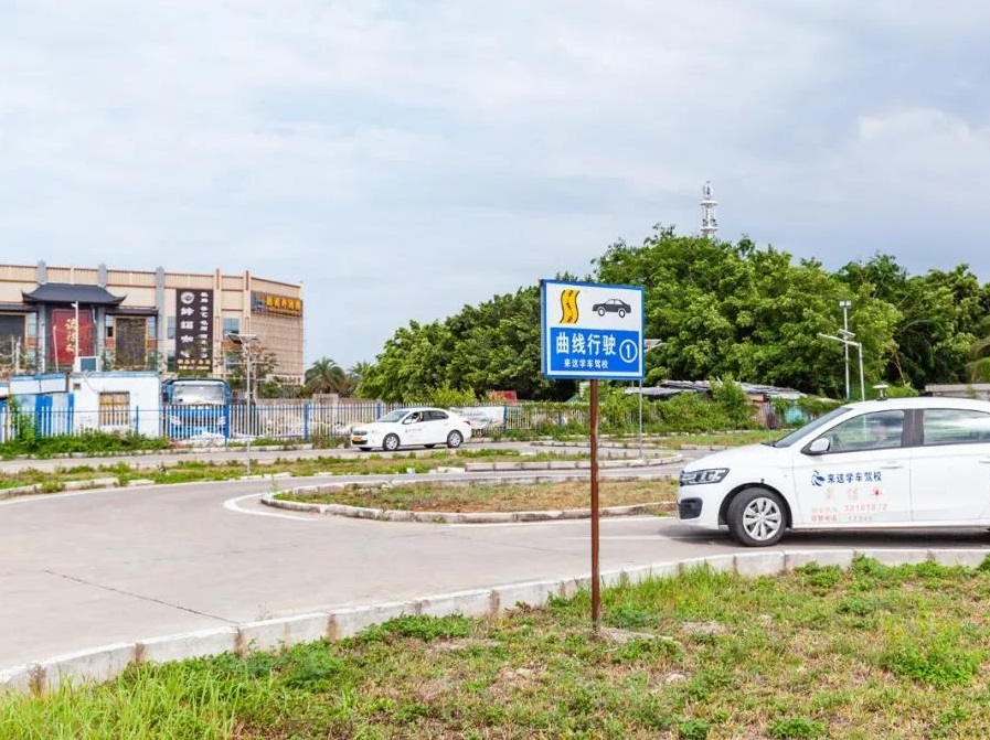 海口来这学车驾校：谁说女子不如男，45岁阿姨如何一次通过驾考？