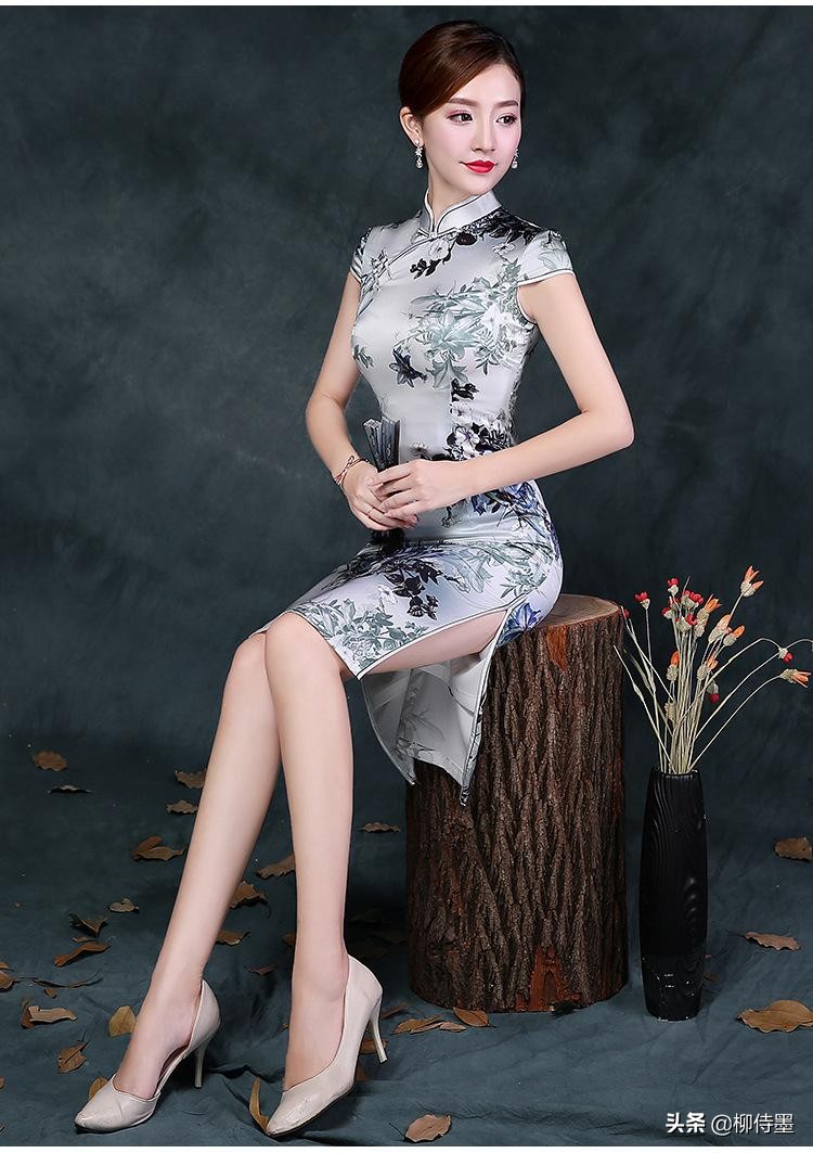 旗袍优雅坐姿图片