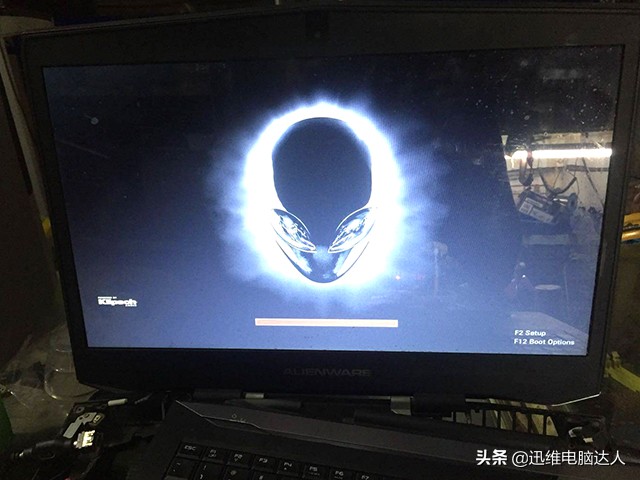 外星人ALIENWARE 17奇葩通病，烧这么大个洞都能修开机，大开眼界