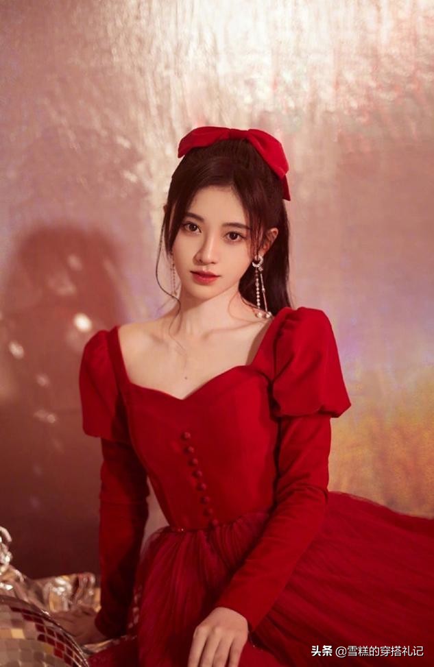 女人不管奔几，最好少戴这3种“饰品”，显廉价没气质被人说装嫩