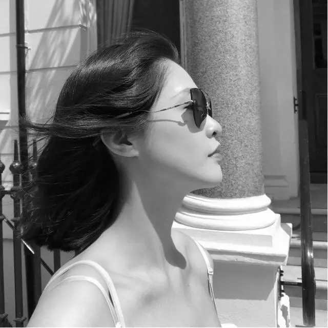 拽拽的句子,别扯什么骄阳似火,一身傲气才是你该有的万丈光芒