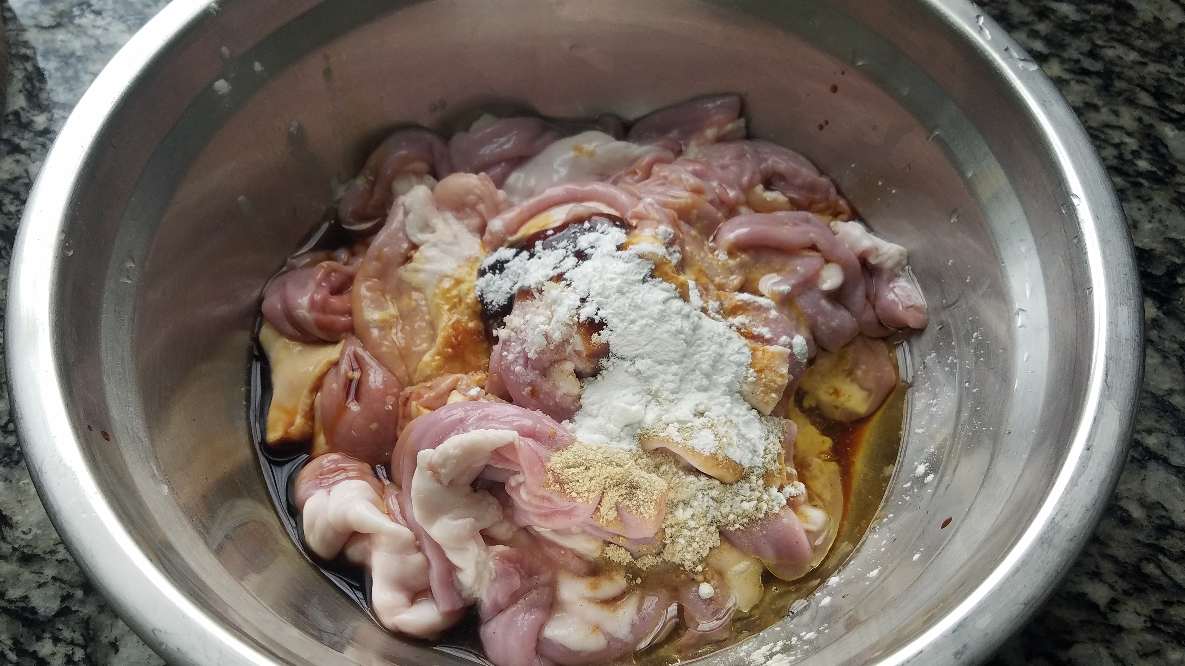 砂锅里倒进10块钱粉肠、原来这么好吃、家常菜做法、超简单