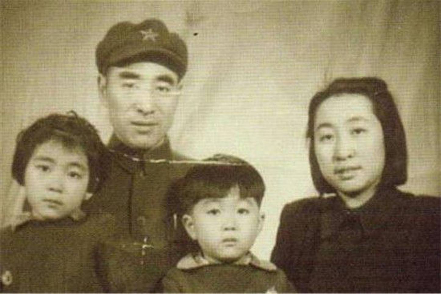 十大元帅1930年谁的级别最高：贺龙第三，徐向前第七，叶剑英垫底