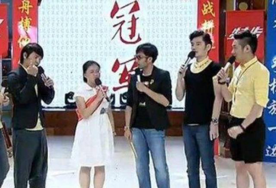 连续两届辽宁高考状元，56万奖金都拴不住，从港大退学、重考北大