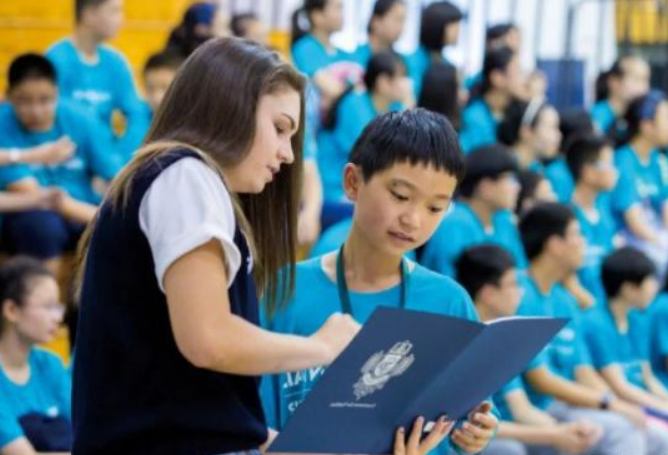 新东方“违规补课”被举报，官方回复引争议，补新概念不算补课？