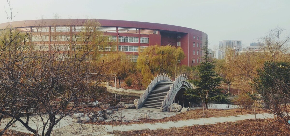 分享5所高校的公费师范生数据，面向就业区域不同收分不同，重点