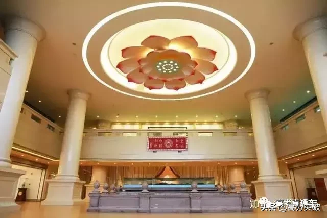 泡一整天都不够！国内那些美炸天的大学图书馆，你去过几个？