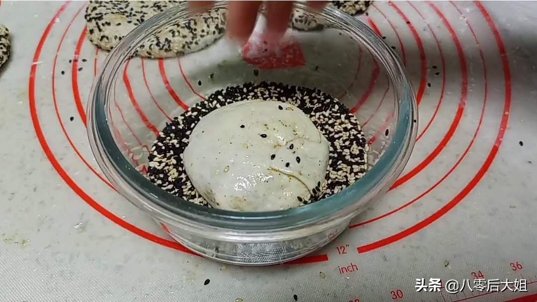 咸煎饼的做法和配方（手把手教你做咸煎饼好吃还不腻）