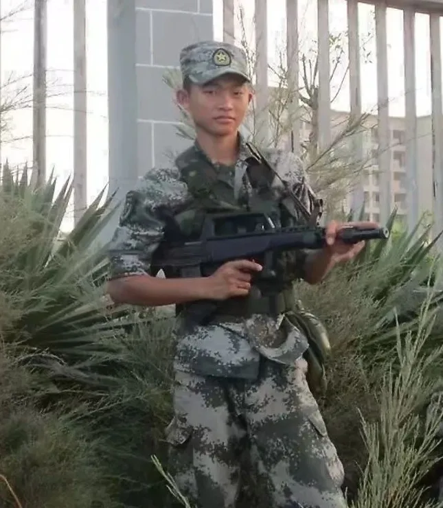 爆胎是常见问题,却有八成司机不会换胎!珠海帅气交警三分钟教会你!