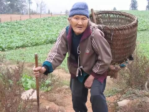 农村一些老人去世前,为何对着空气喊叫?其实是人进入幻觉的表现