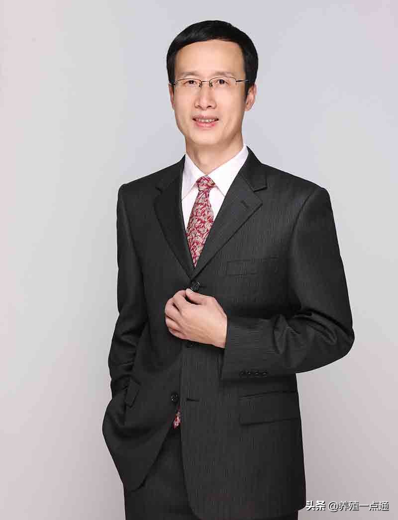 陈孝煊，华中农业大学教授，农业部第六届兽药评审专家，水产专家